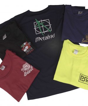 T-shirt personalizzate utilizzate come abbigliamento da lavoro e abbigliamento promozionale